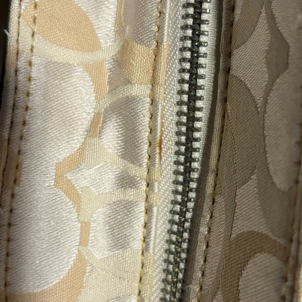 COACH CANVAS SHOULDER BAG PATENT LEATHER ADJUSTABLE STRAPS COACH TAG EUC - Picture 9 of 11